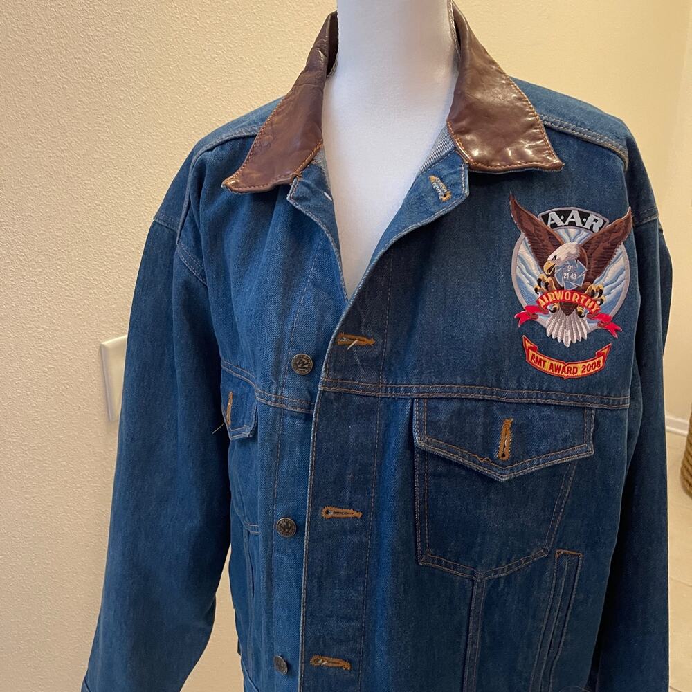 Marlboro Country Store Men's Denim Trucker Jacket Leather Collar Rustic Medium